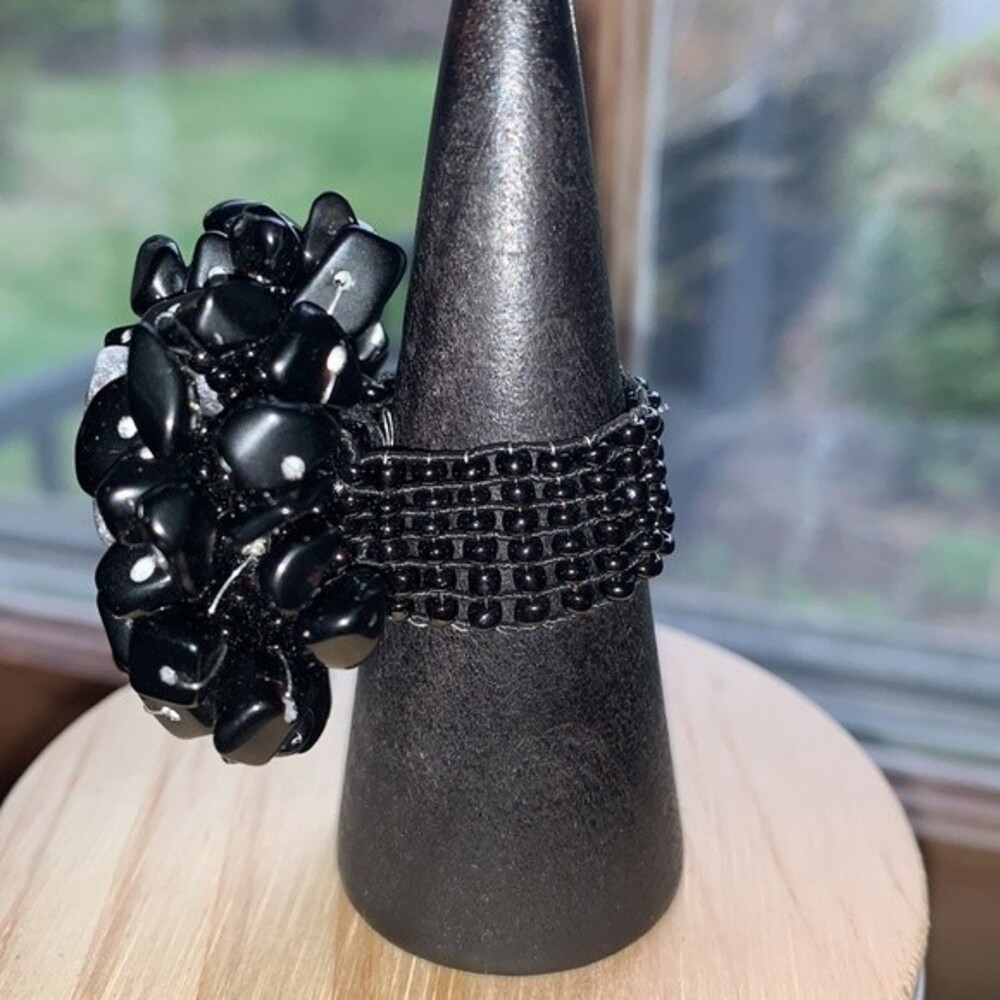 Large Stone Stretch Ring - Picture 2 of 4
